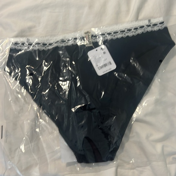 So Sweet Bikini - Picture 5 of 6